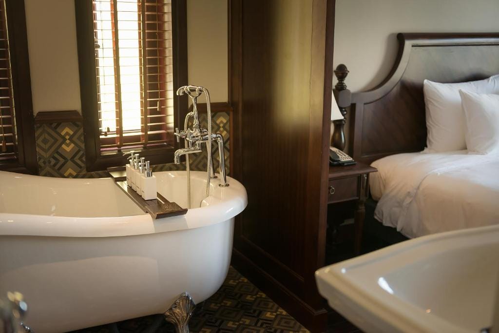 Duplex Suite - Club Wing (1)