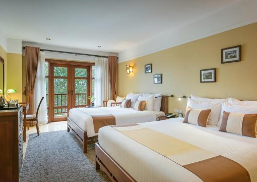 Family Room with Balcony – Classic Wing