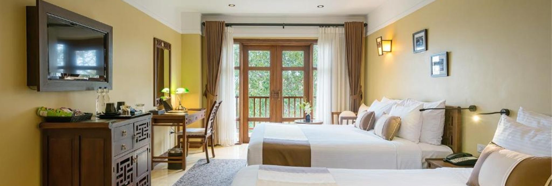 Family Room with Balcony – Classic Wing