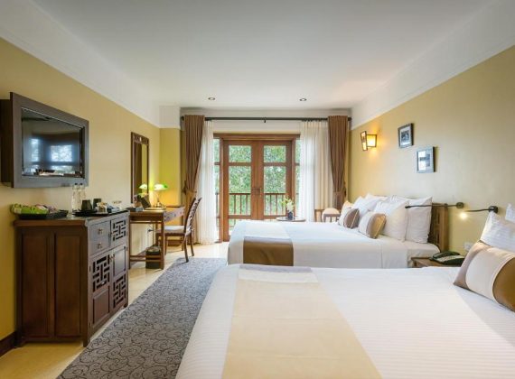 Family Room with Balcony – Classic Wing