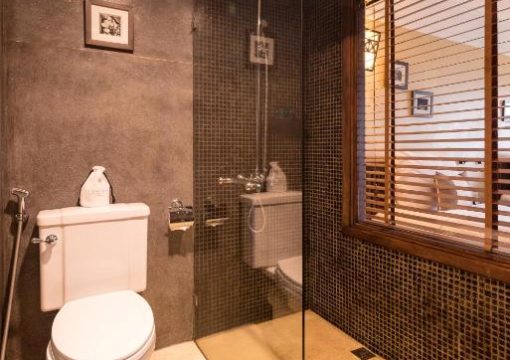 Family Room with Balcony – Classic Wing