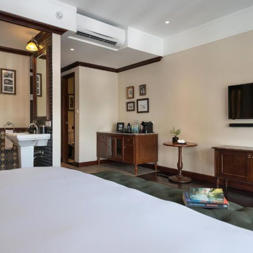 Junior Suite with Balcony – Club Wing
