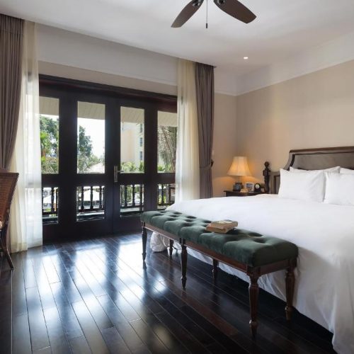 Junior Suite with Balcony – Club Wing