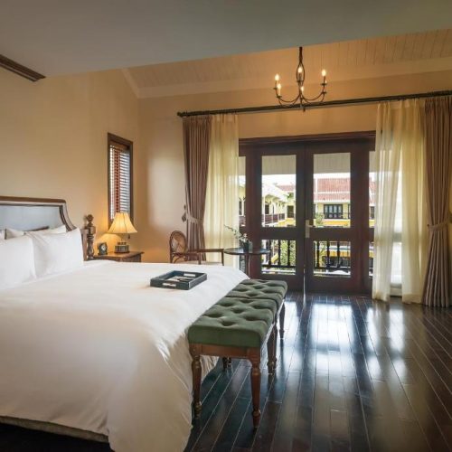 Junior Suite with Balcony – Club Wing