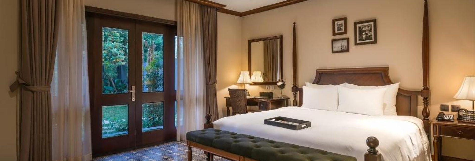 Junior Suite with Balcony – Club Wing