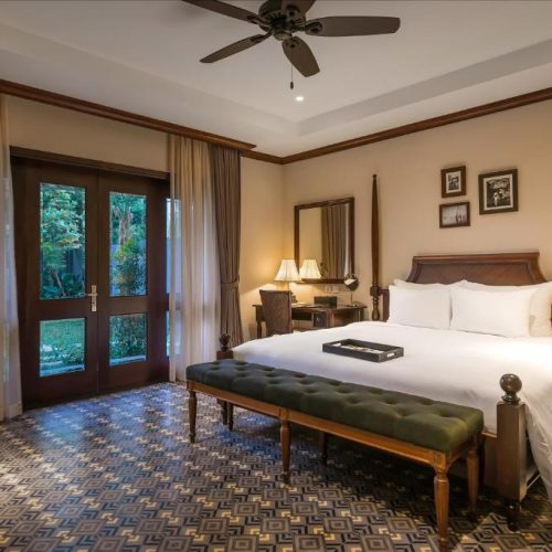 Junior Suite with Balcony – Club Wing