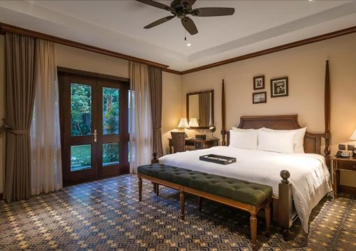 Junior Suite with Balcony – Club Wing