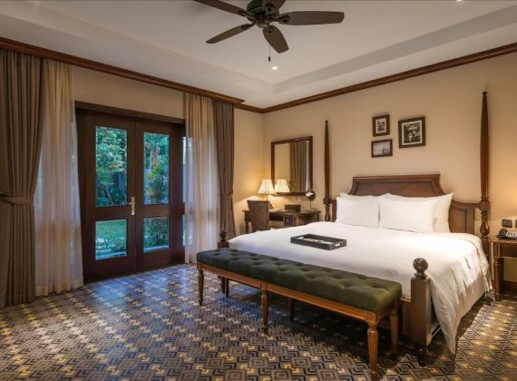 Junior Suite with Balcony – Club Wing