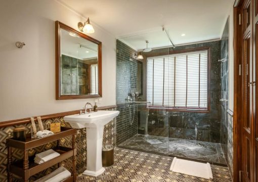 Junior Suite with Balcony – Club Wing