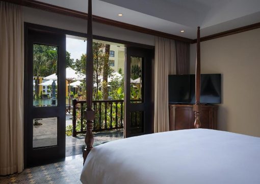 Veranda Suite with Pool View – Club Wing