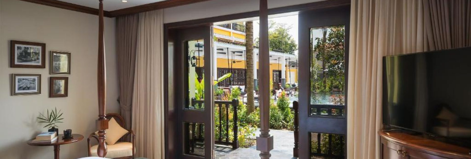 Veranda Suite with Pool View – Club Wing