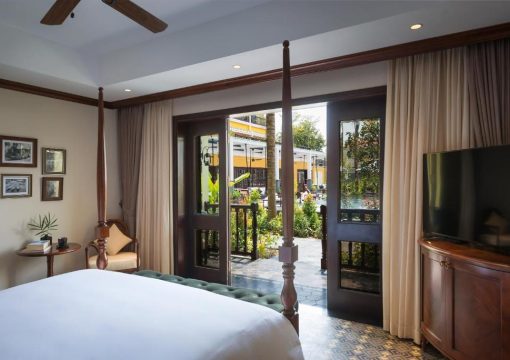 Veranda Suite with Pool View – Club Wing
