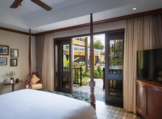 Veranda Suite with Pool View – Club Wing