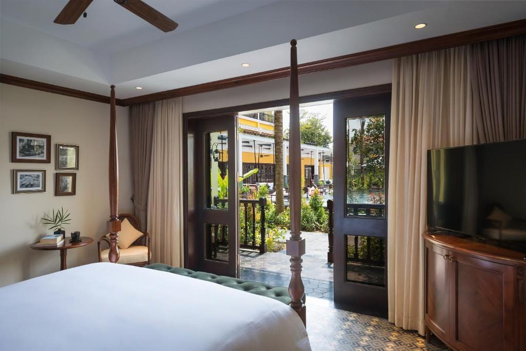 Veranda Suite with Pool View - Club Wing (6)