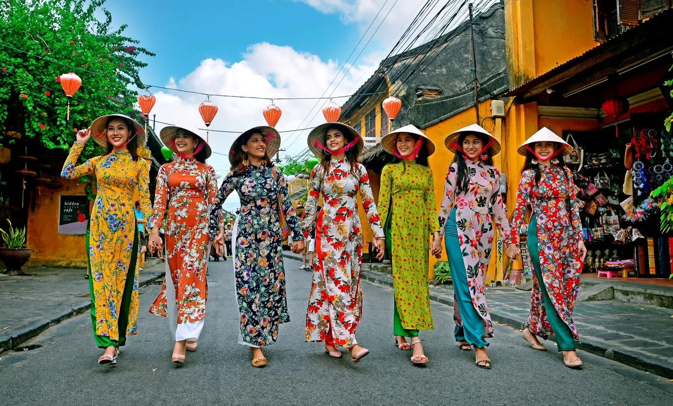 Tailor-Made Clothing & Local Crafts in Hoi An: A Complete Guide for Guests of La Siesta Hoi An Resort & Spa